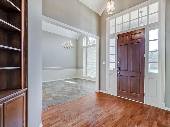 4th image of 6220 Regina Ln