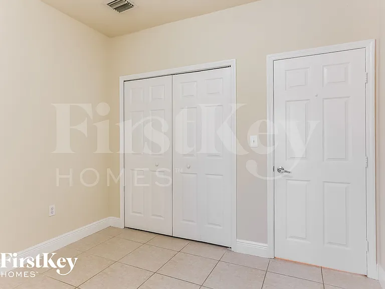 213 SW 15th Pl — Photo 11