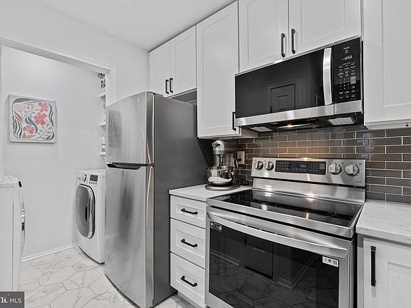 3rd image of 3304 Wyndham Cir APT 134