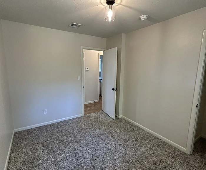 101 S Dallas Ave — Photo 10