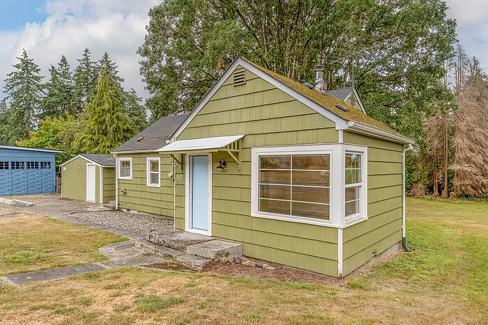 2 bed, 1.0 bath, 812 sqft, $1,995 — Photo 3