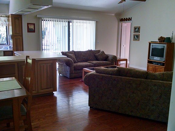 5th image of 121 Linkside Dr