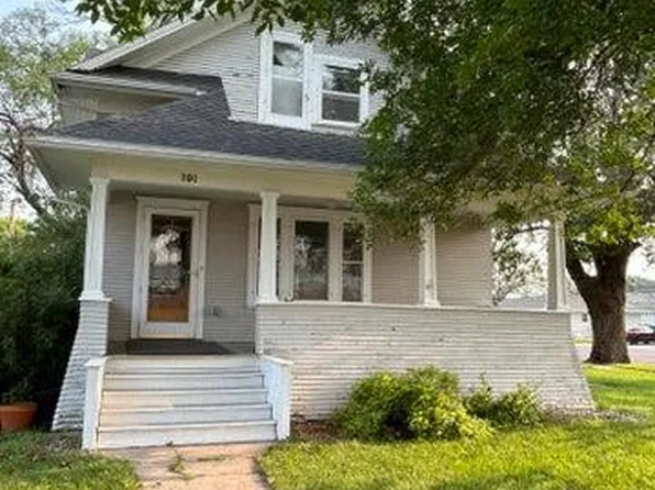 101 W Ash St, Parkston, SD 57366
