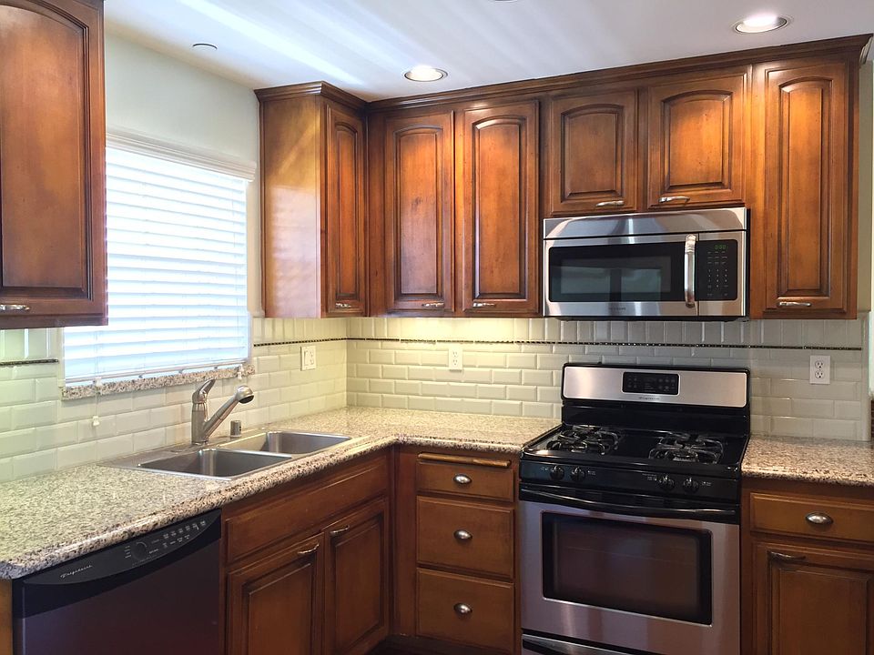 1st image of 4550 Fulton Ave #2206
