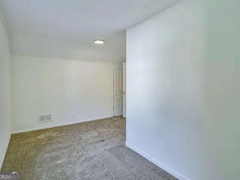 23 E Main St — Photo 3