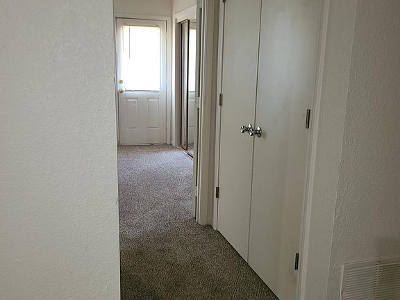 4th image of 158 NW Vesper St