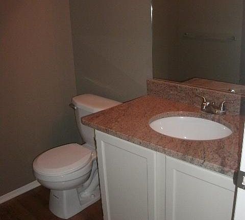 4th image of 4059 Persimmon Dr