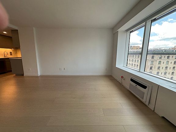 3rd image of 175 W 87th St APT 27D