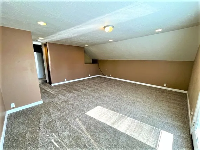 6680 NW Bony Rd — Photo 16