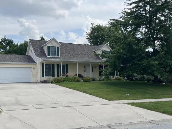 1013 Cherokee Xing, Wapakoneta, OH 45895