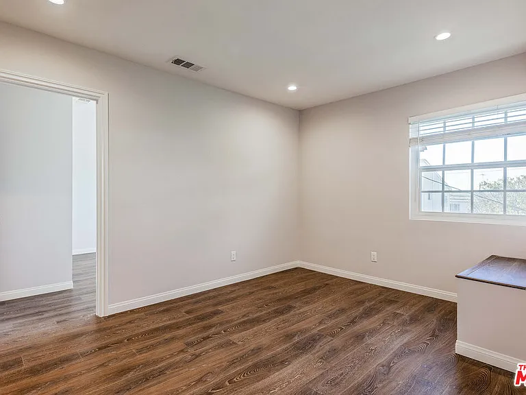 1112 Ocean Park Blvd #D — Photo 7