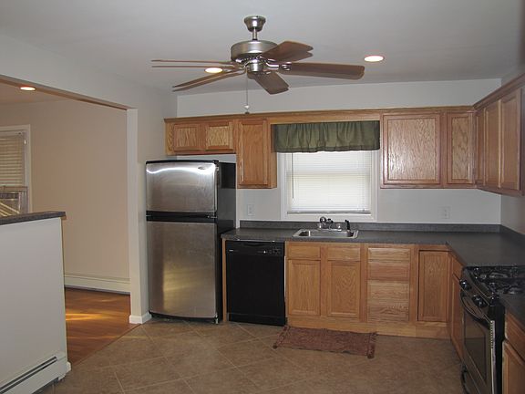 2nd image of 25 Irvington Ave