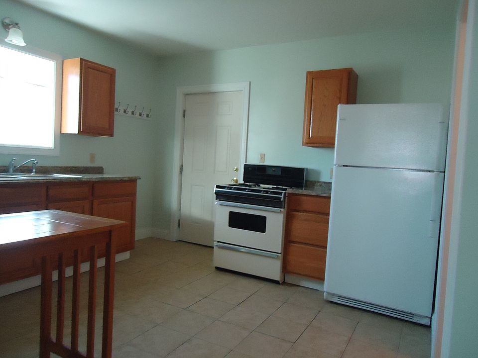DOWNSTAIRS KITCHEN