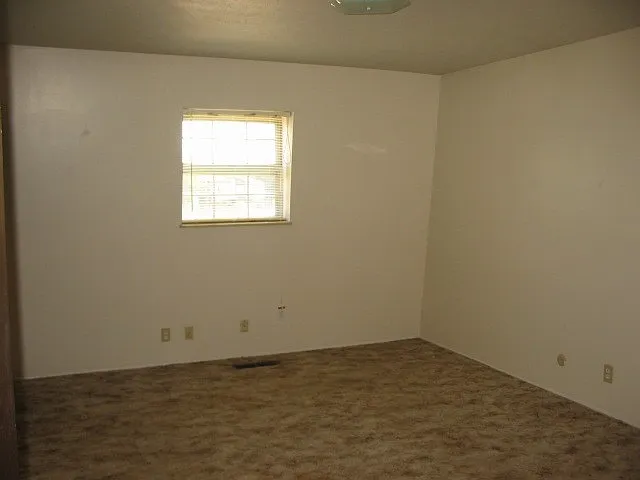 102 King Arthur Ct — Photo 4