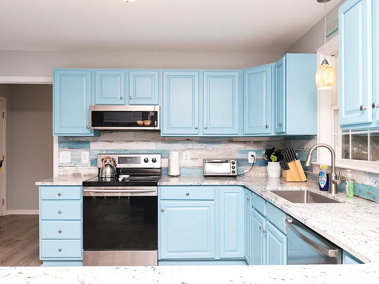 18 Bryn Mawr Dr — Photo 8