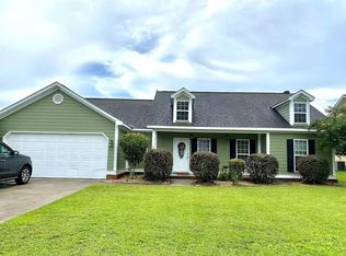 140 Hedgerow Dr, Leesburg, GA 31763