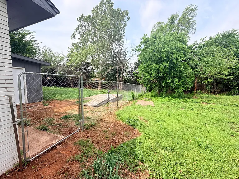 3215 Oakwood Dr — Photo 25