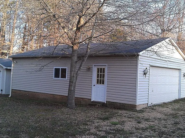 142 Clement Dr — Photo 4