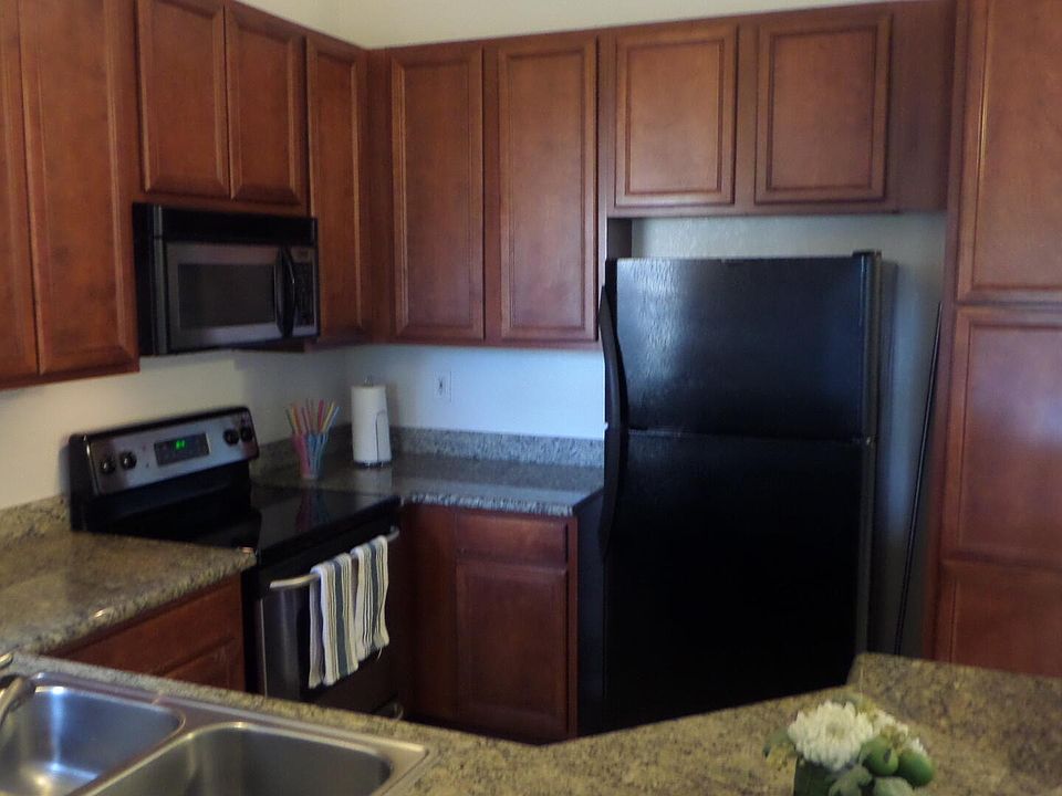 1st image of 78650 Avenue 42 APT 716