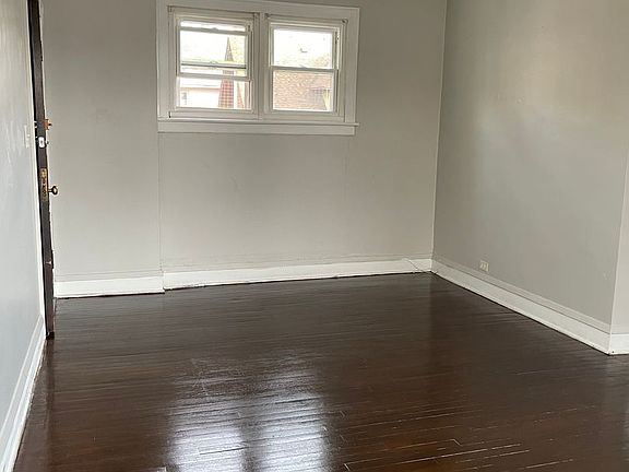 4th image of 1527-29 Greenleaf St #1107