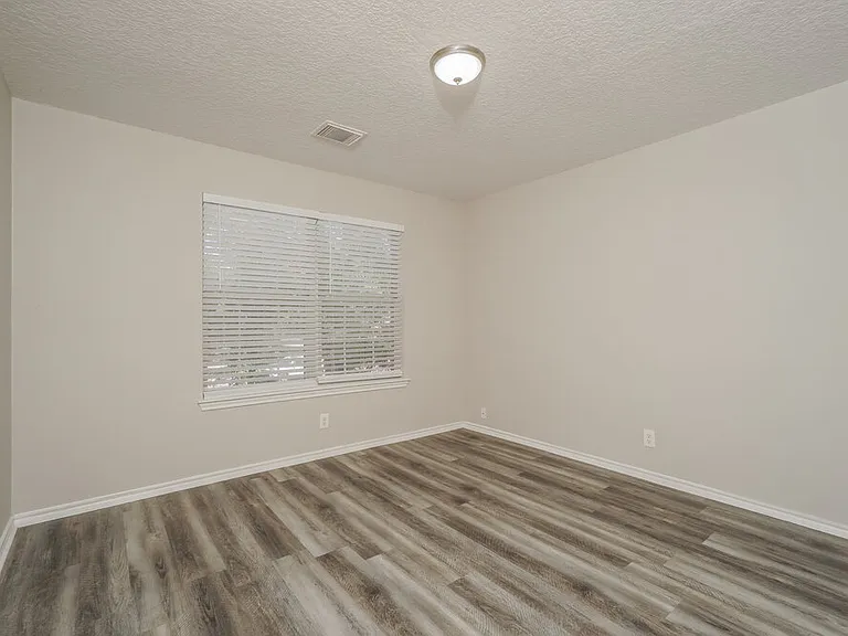 204 Nandina Ct — Photo 14