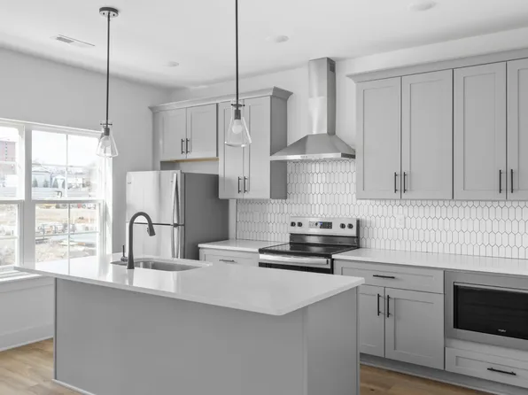 700 N Dupont Ave #328, Madison, TN 37115