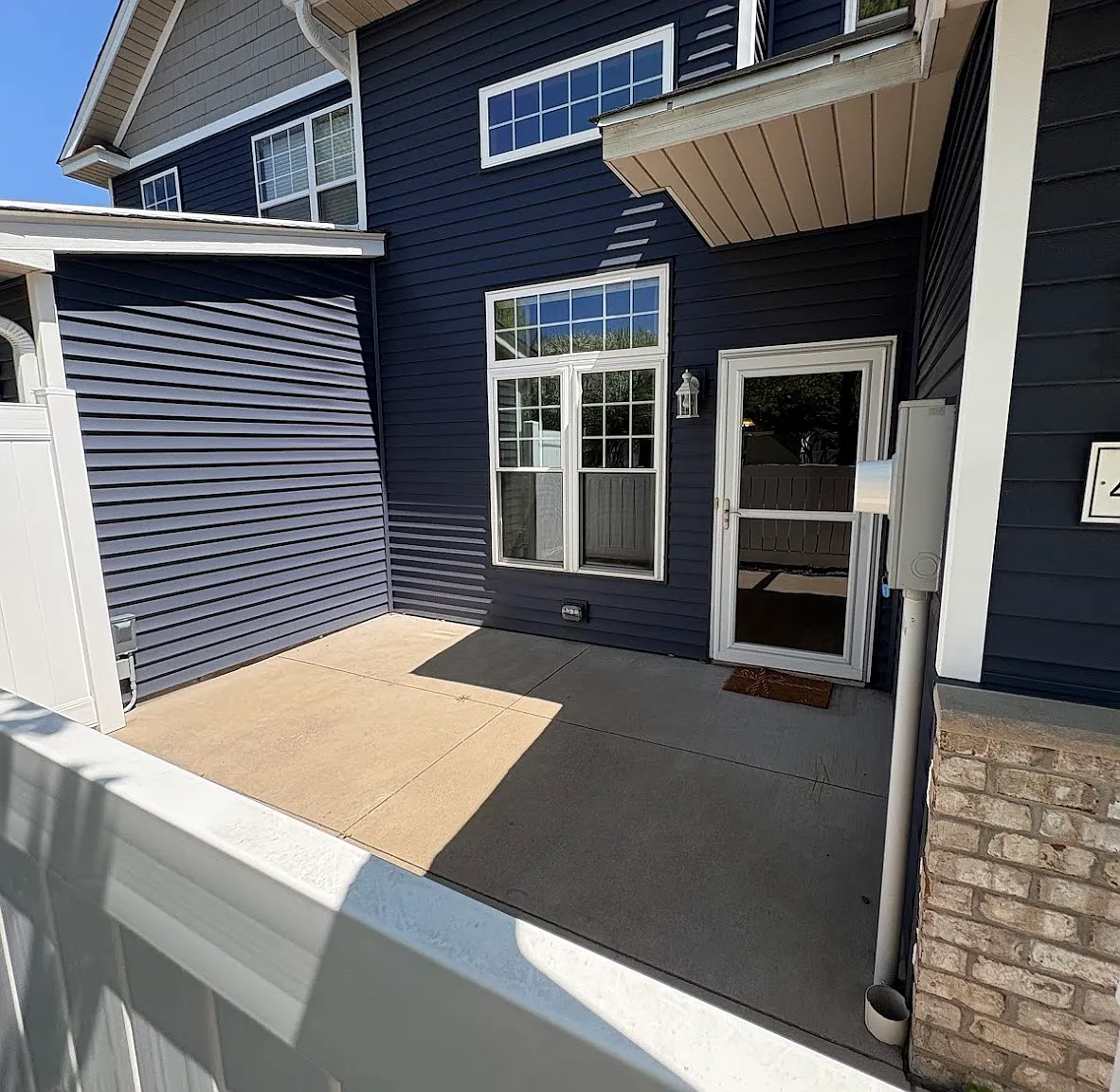 Hickory Ln N, Oakdale — Photo 3