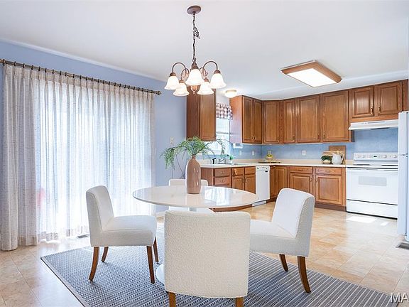 5th image of 13114 Walden Woods Ct