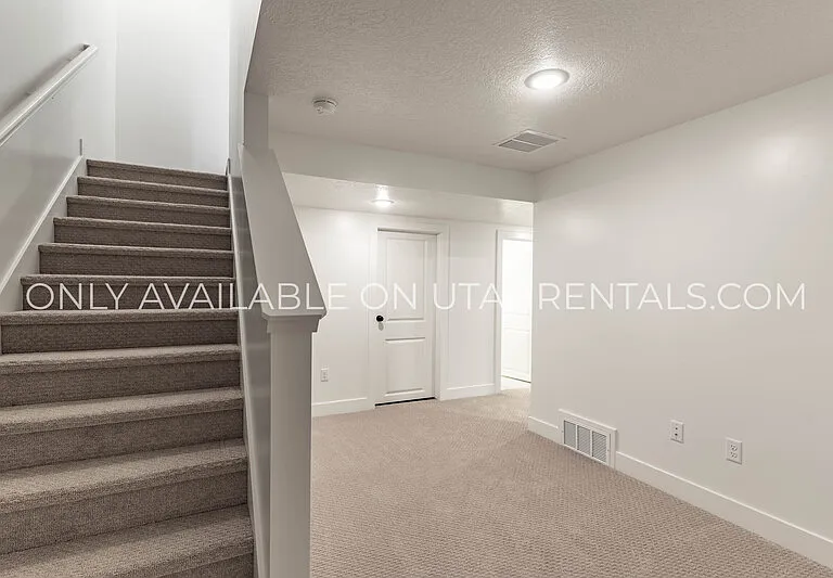 76 S Moonlit Rd — Photo 23