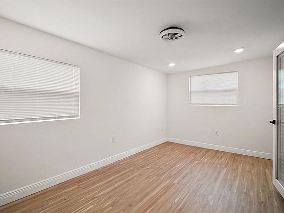 5th image of 1103 Malcom Rd