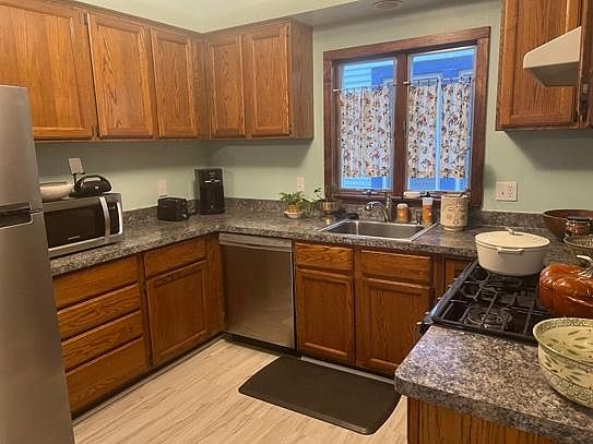 5th image of 257 Pennsylvania St #1