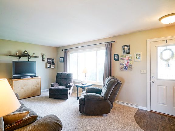 3rd image of 8601 Gilmour Ln