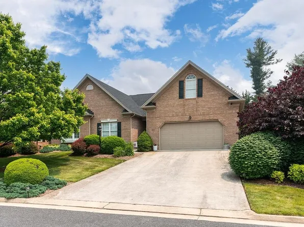 104 Jasper Ln, Waynesboro, VA 22980