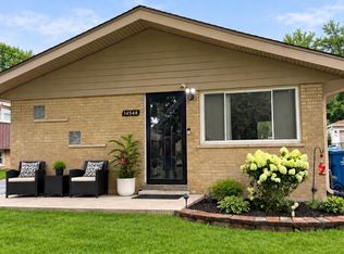 14548 Tripp Ave, Midlothian, IL 60445