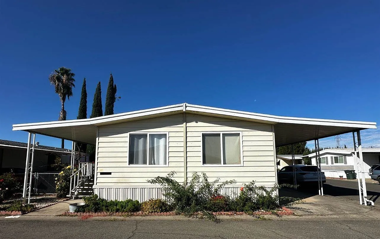 1155 Pease Rd photo 1