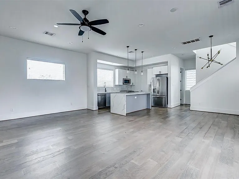 2407 Anita St #B — Photo 17