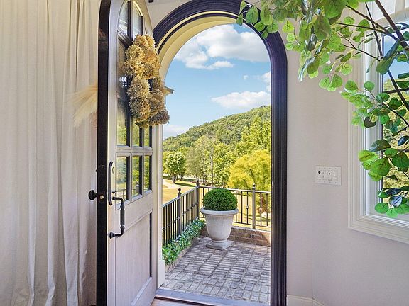 4th image of 1060 Natchez Valley Ln