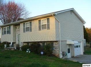 1116 Cooper Rd, Strawberry Plains, TN 37871