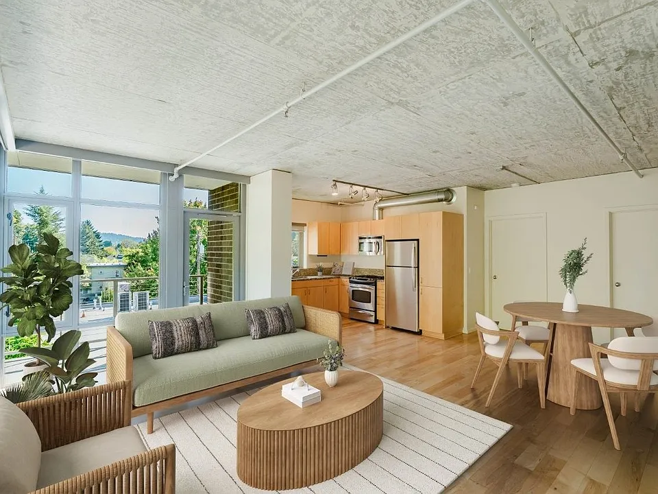2121 Belmont