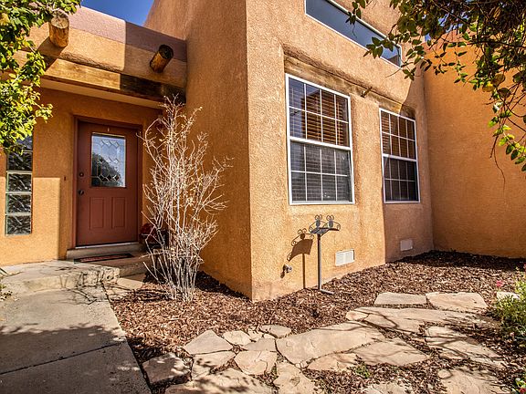 4th image of 4744 Sunrise Cir