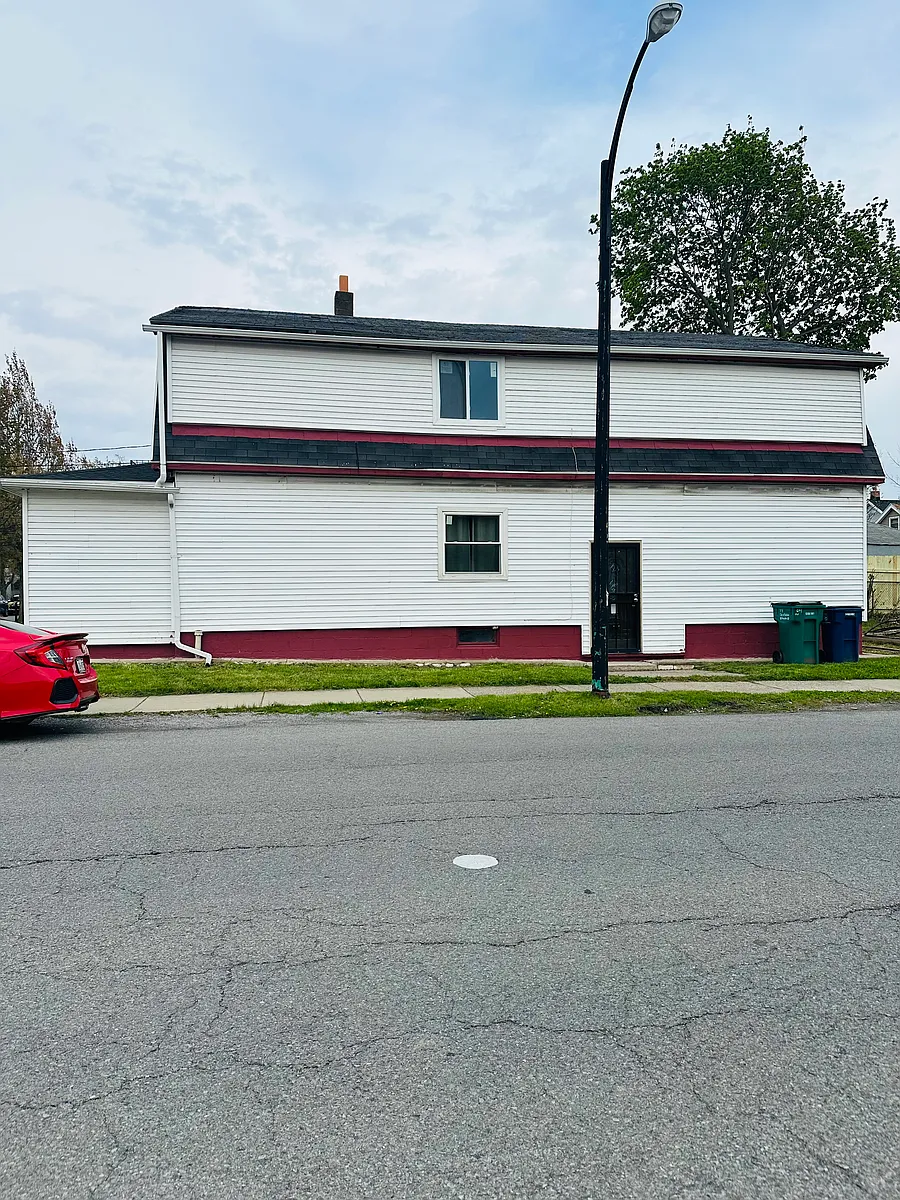 Building Photo - 685 Lasalle Ave #2