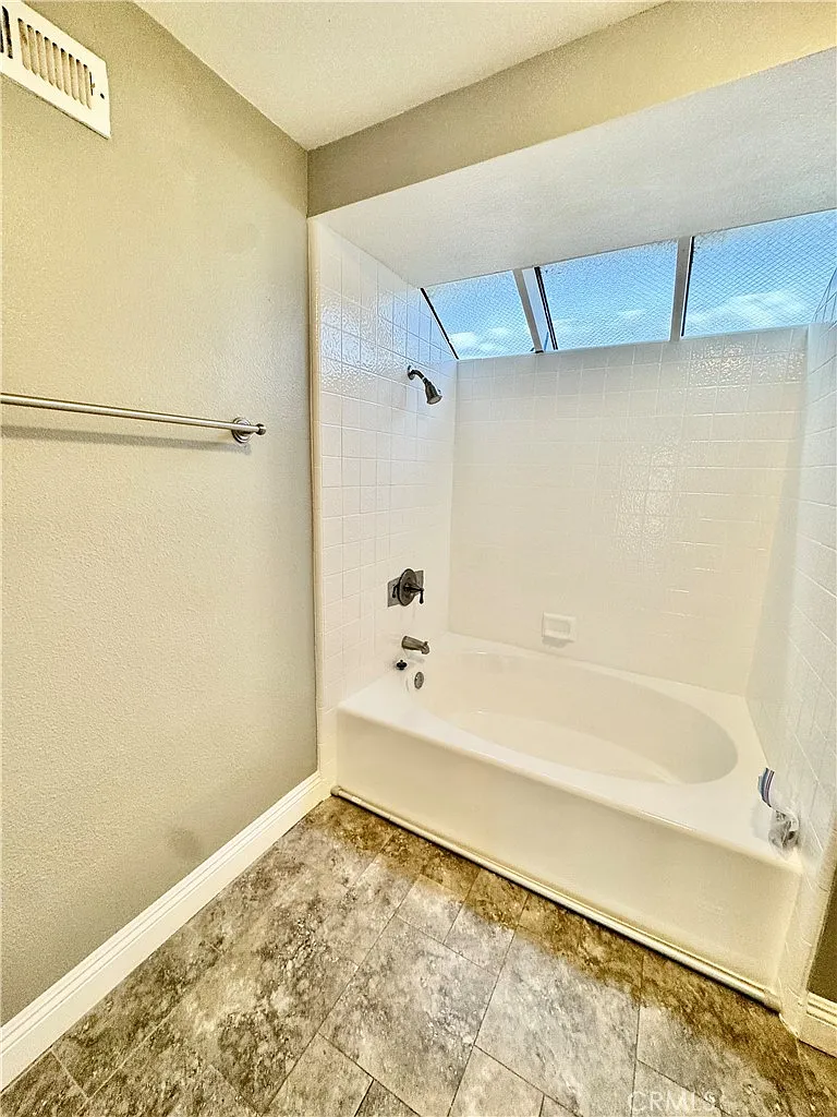 2 bed, 1477 sqft, $3,900 — Photo 4
