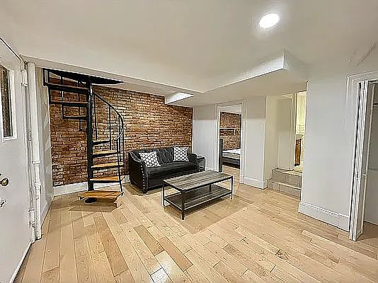 3rd image of 10 Gay St #1R