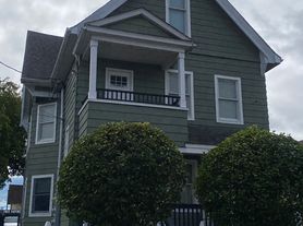 151 Shelton St, Bridgeport, CT