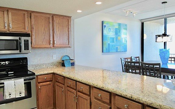 4th image of 2100 Gulf Blvd #23