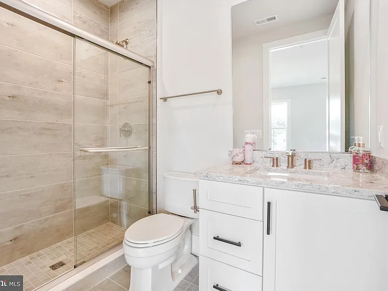 12321 Potomac Hunt Rd — Photo 50