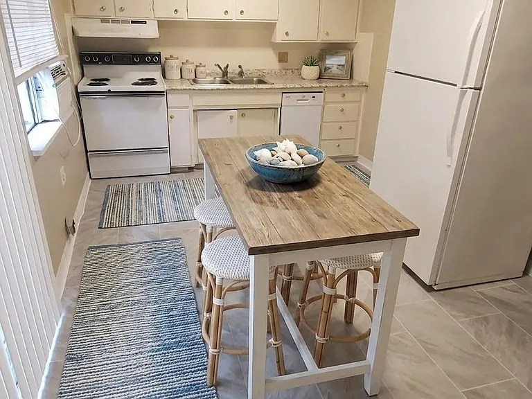 4505 Everett Ct — Photo 3
