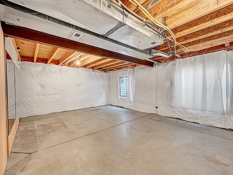 1560 Bain Dr — Photo 20