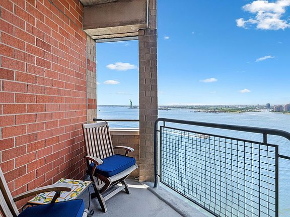 5th image of 377 Rector Pl APT 26A