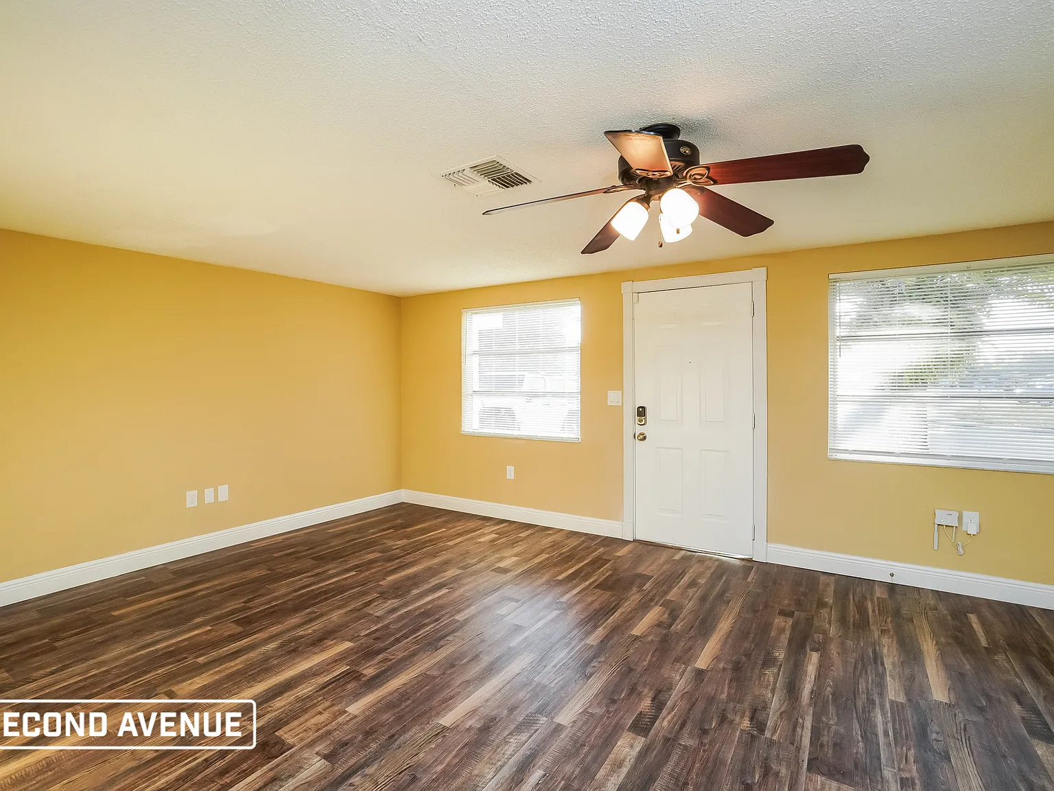 3 bed, 2.0 bath, 1284 sqft, $1,695 — Photo 4